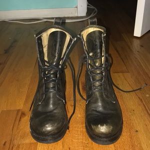 FRYE  olive green combat boots